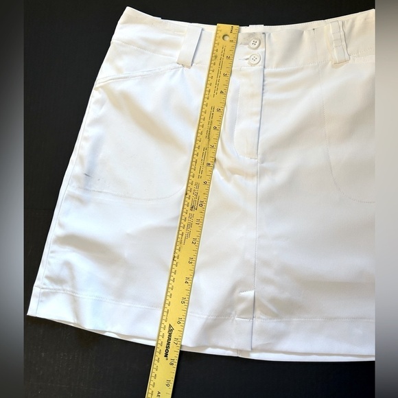 Nike Golf all white skirt skort w/front pockets w/zip & button closure. Sz-8 R12 - Picture 8 of 14